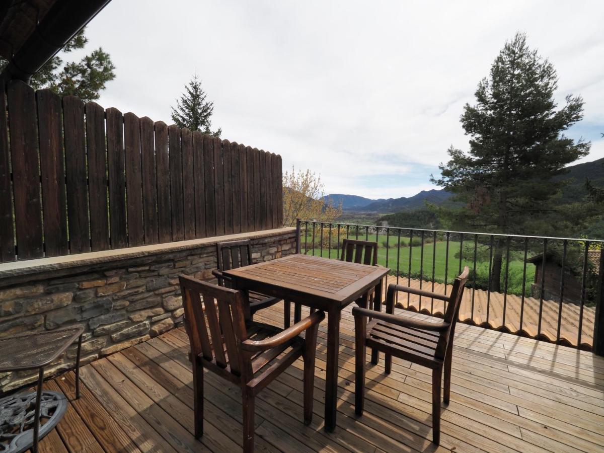 Chalet Tres Albares